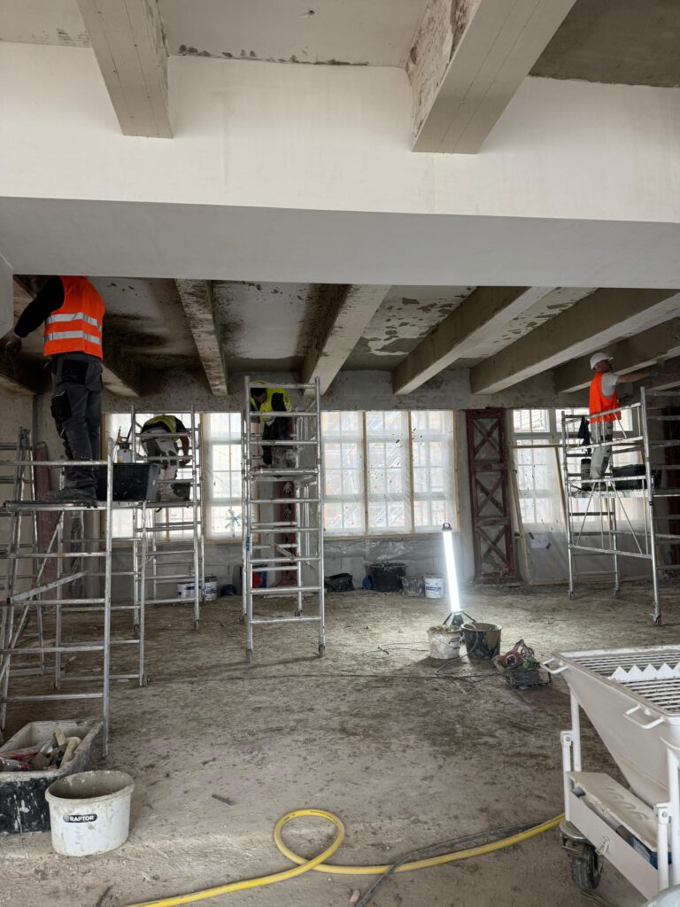 Dokumentation 1 der Entkernungsarbeiten von Astan Construction an der Neuen Bahnhofstraße in Berlin-Friedrichshain