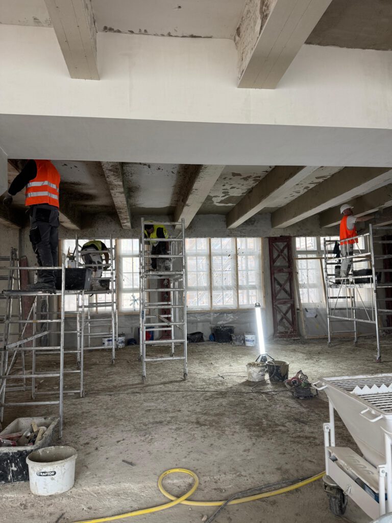 Dokumentation 5 der Entkernungsarbeiten von Astan Construction an der Neuen Bahnhofstraße in Berlin-Friedrichshain